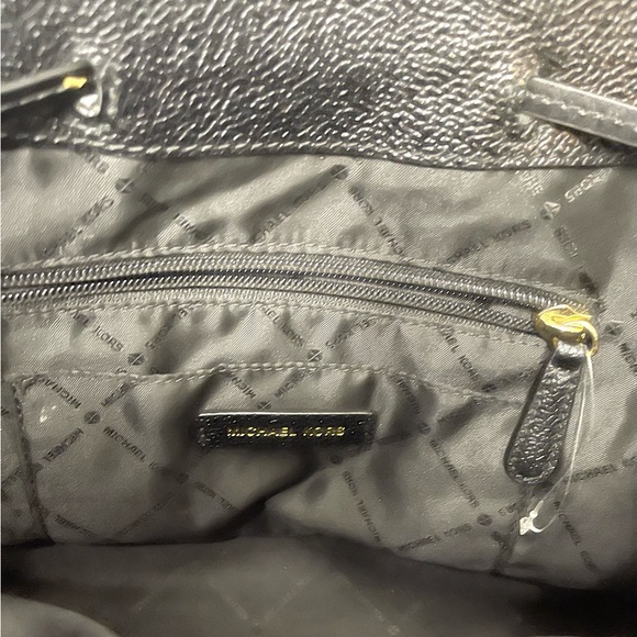 Michael Kors Nicole Large Black Pebbled Leather Bucket Bag.. EUC! - Picture 6 of 7